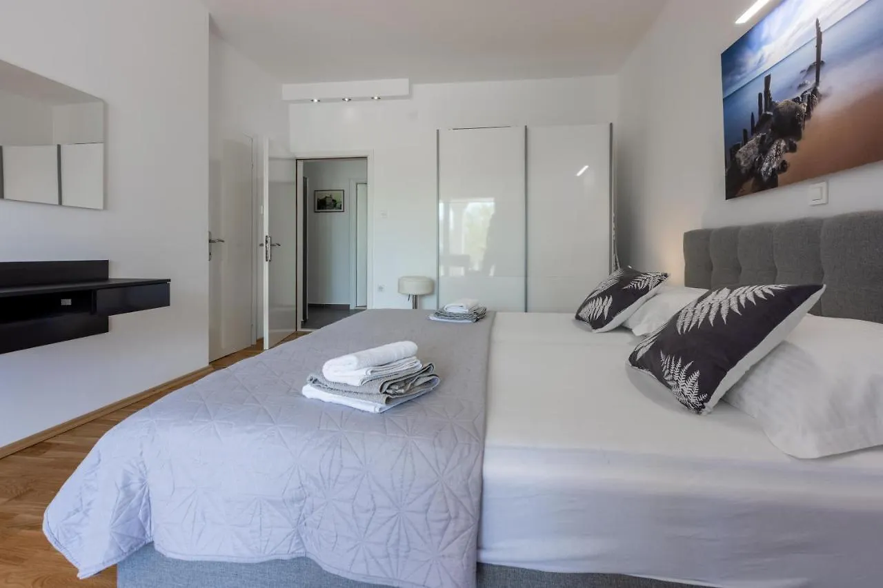 Apartment Villa Zdenka 크리크베니카