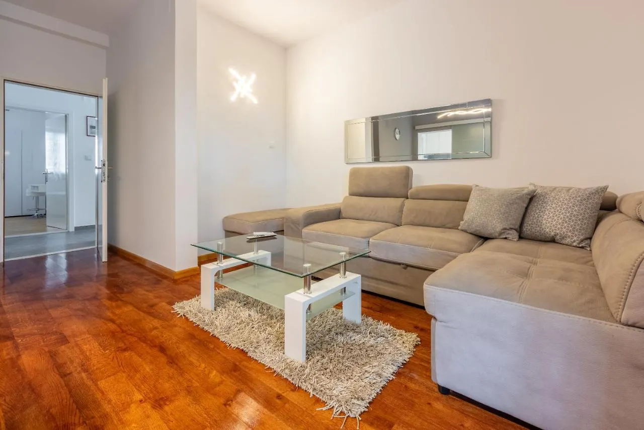 Apartment Villa Zdenka 크리크베니카